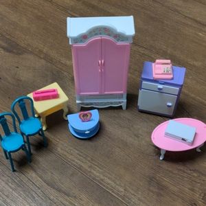 Extra barbie accessories